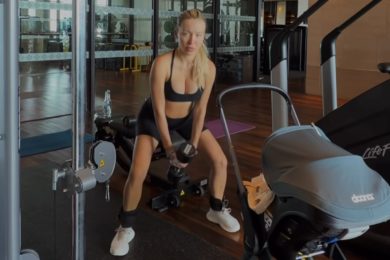 aggie na siłowni z dooną x