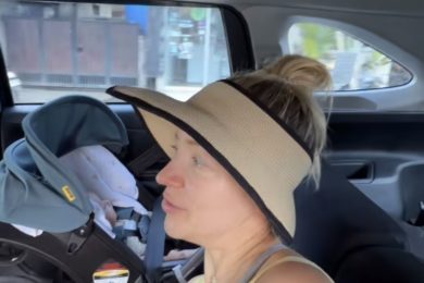 aggie z dzieckiem w doonie